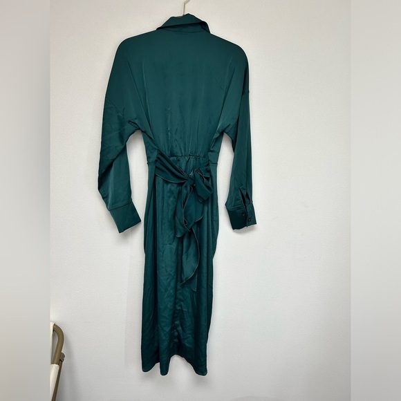 NWT Green Satin Silk Long Sleeve V-Neck Ruched Midi Shirt Dress Size L Large​ - Picture 9 of 10